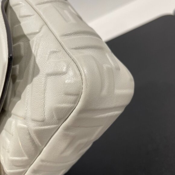 Fendi Baguette White Leather 2-way Bag (JB1238) - Picture 4 of 10